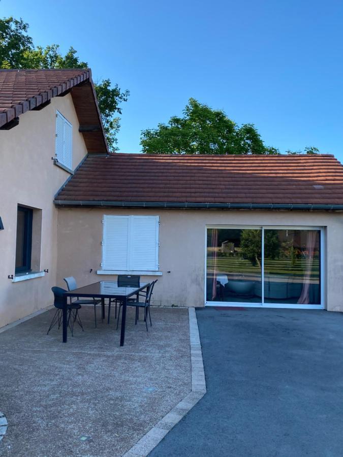 Agreable Chambre D'Hote Calme Avec Piscine Souvans Exterior foto