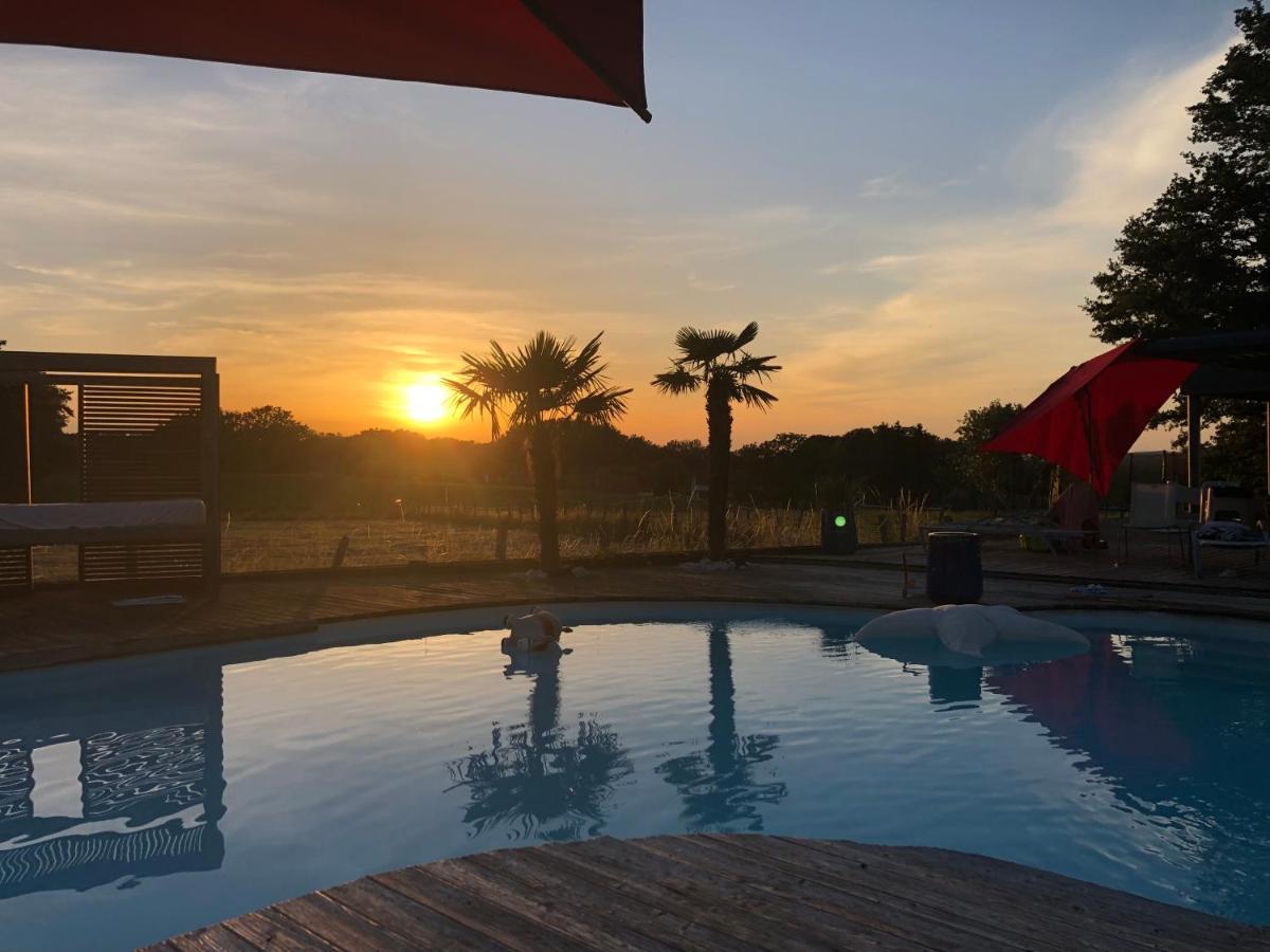 Agreable Chambre D'Hote Calme Avec Piscine Souvans Exterior foto